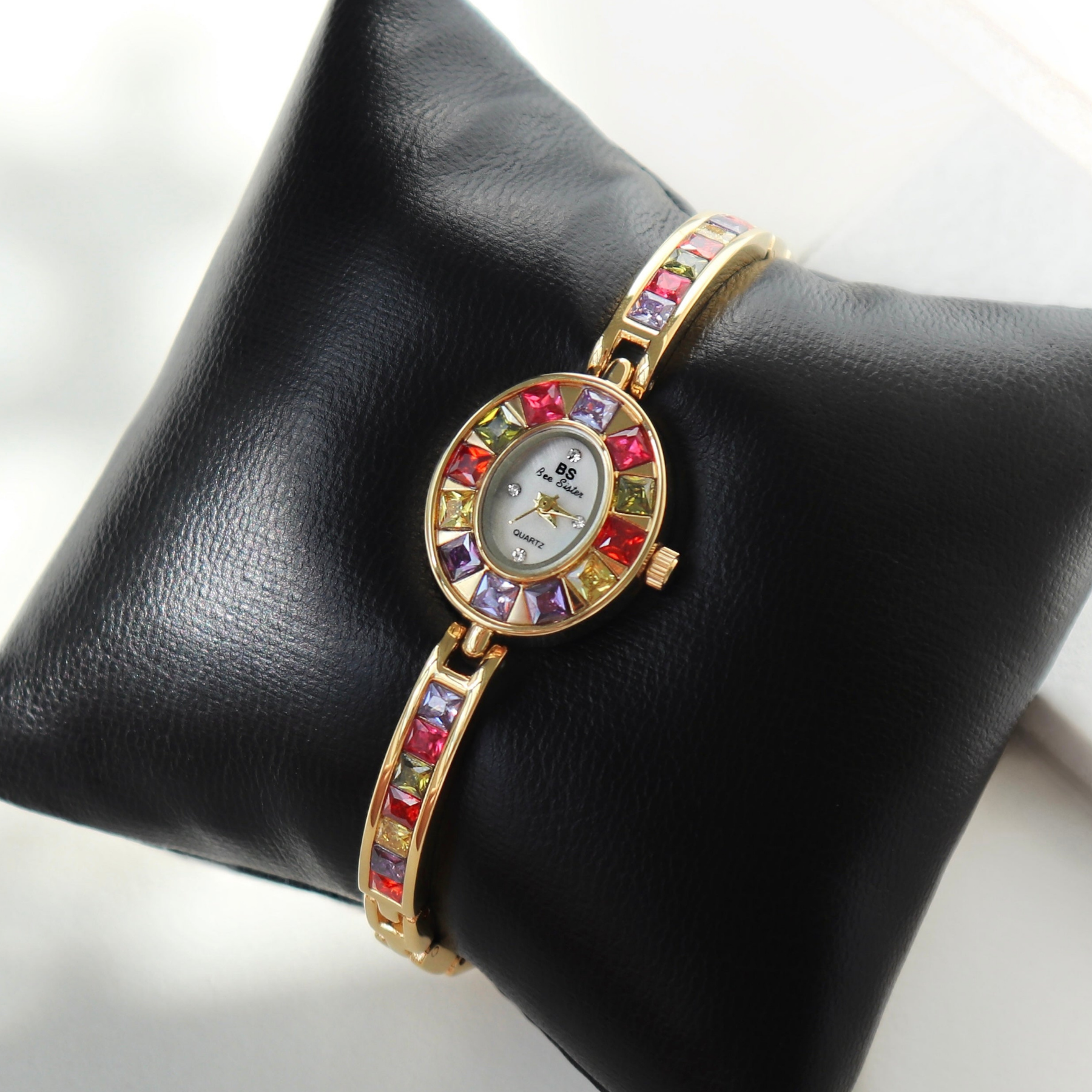 Queen® Livia