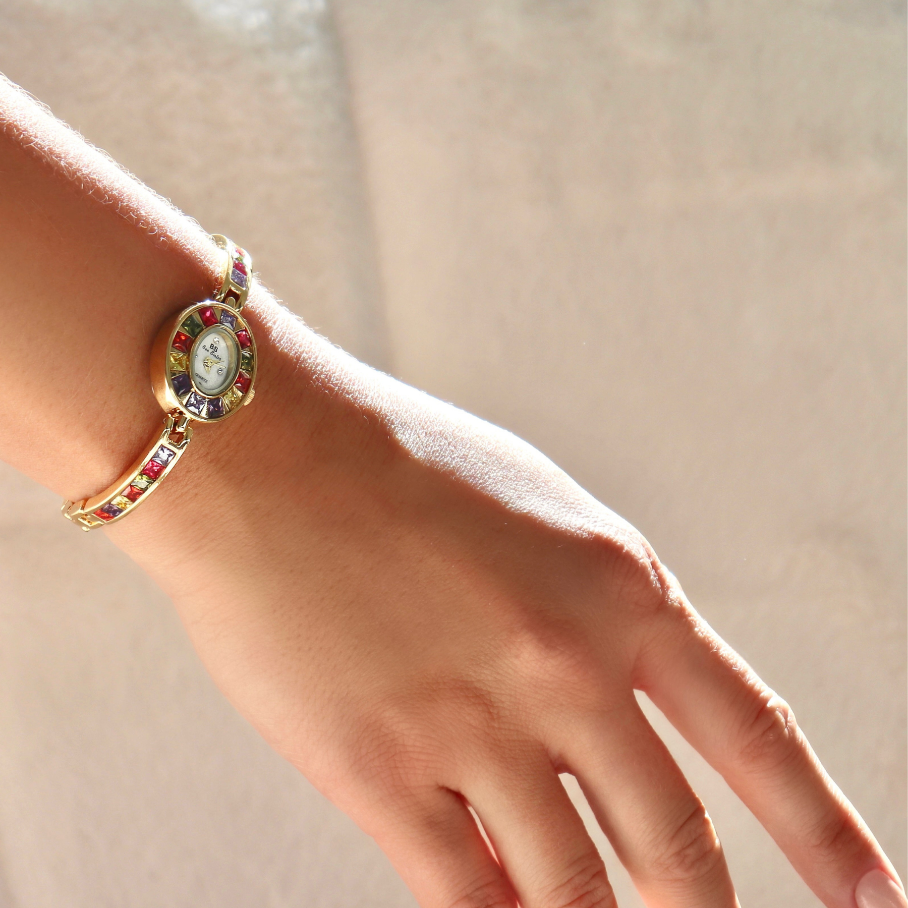 Queen® Livia