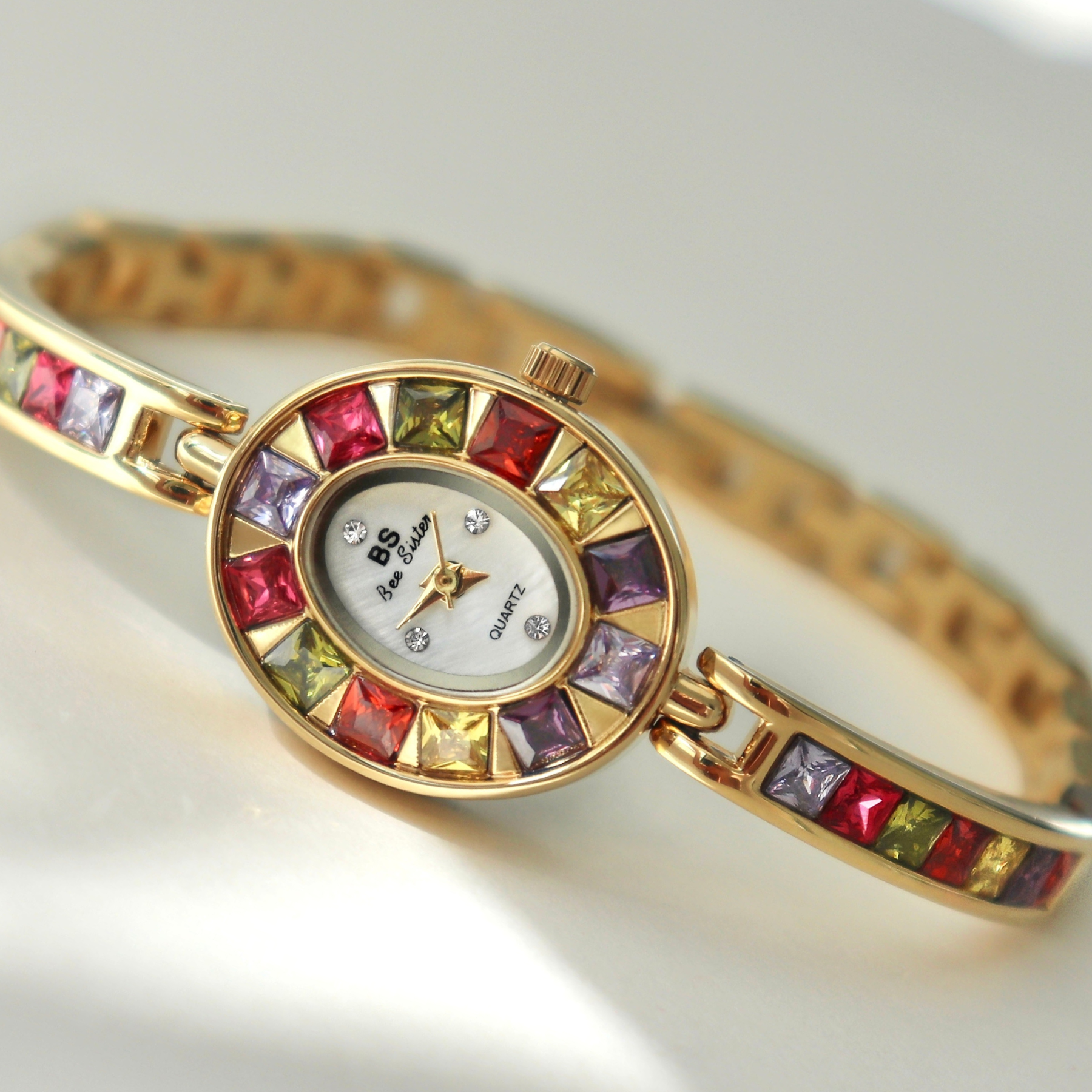 Queen® Livia